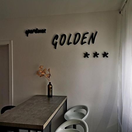 Golden - Self Check In Apartment Осиек Екстериор снимка