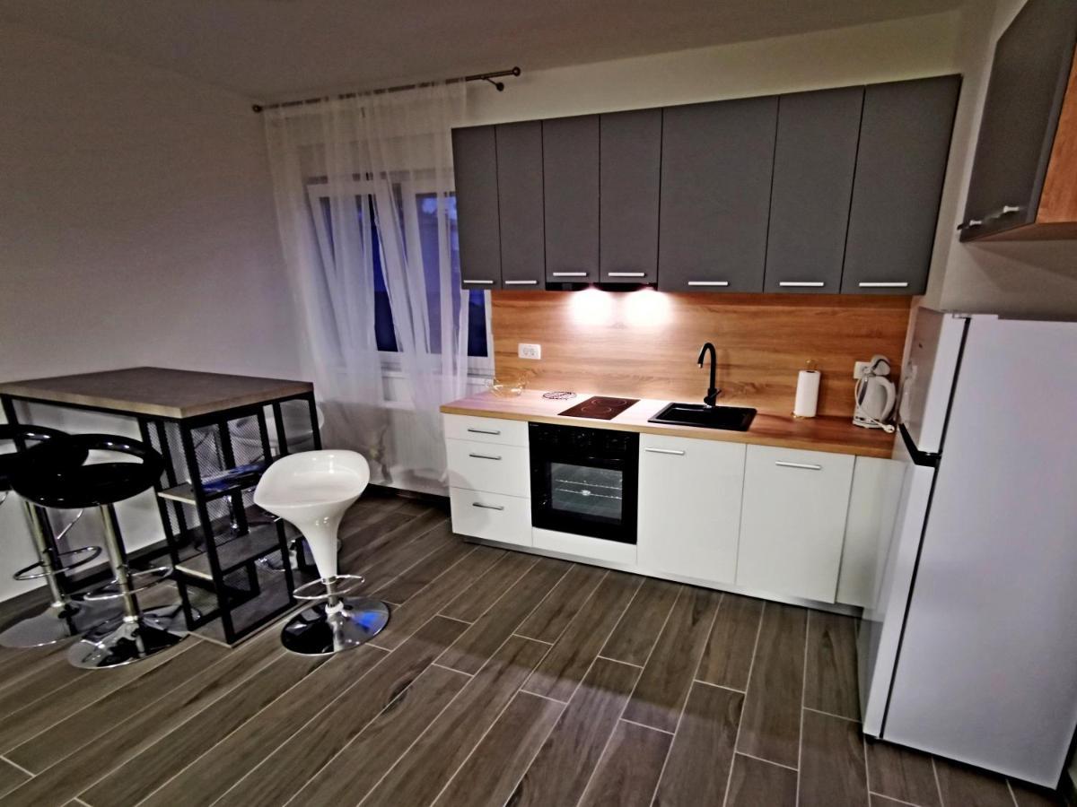 Golden - Self Check In Apartment Осиек Екстериор снимка