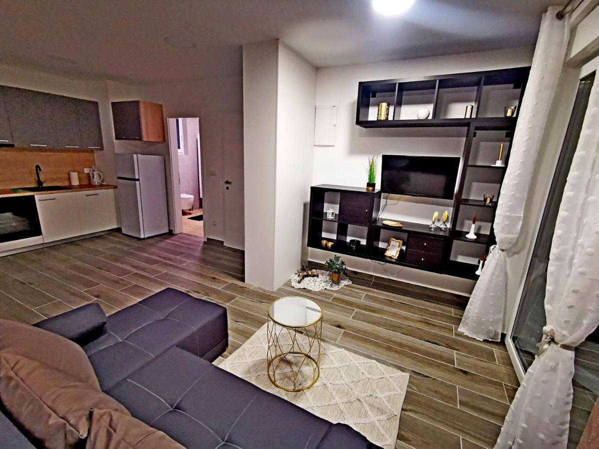 Golden - Self Check In Apartment Осиек Екстериор снимка
