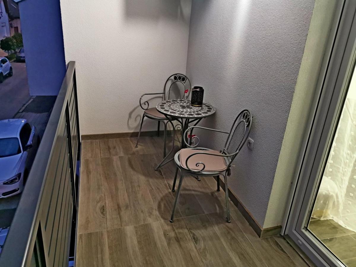 Golden - Self Check In Apartment Осиек Екстериор снимка