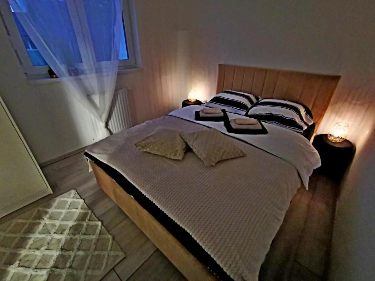 Golden - Self Check In Apartment Осиек Екстериор снимка
