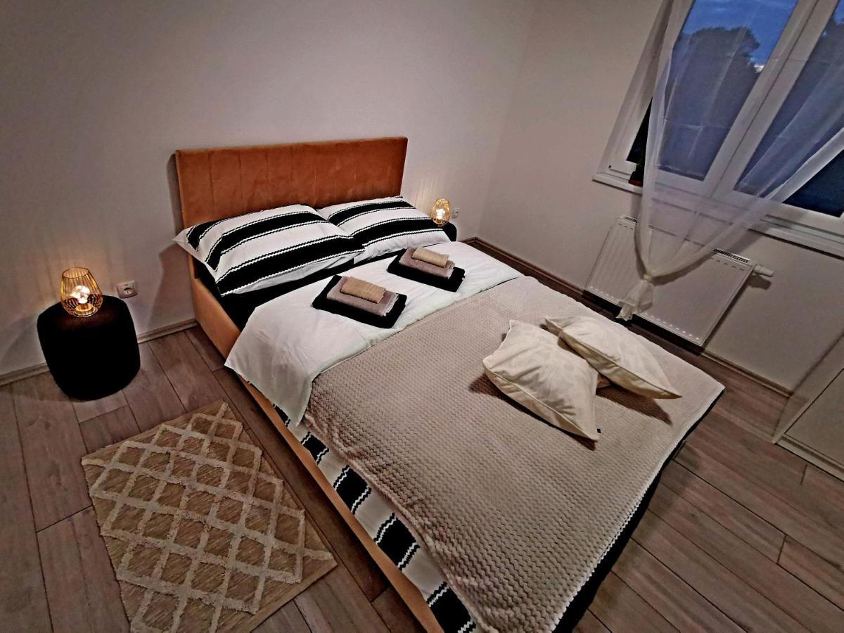 Golden - Self Check In Apartment Осиек Екстериор снимка