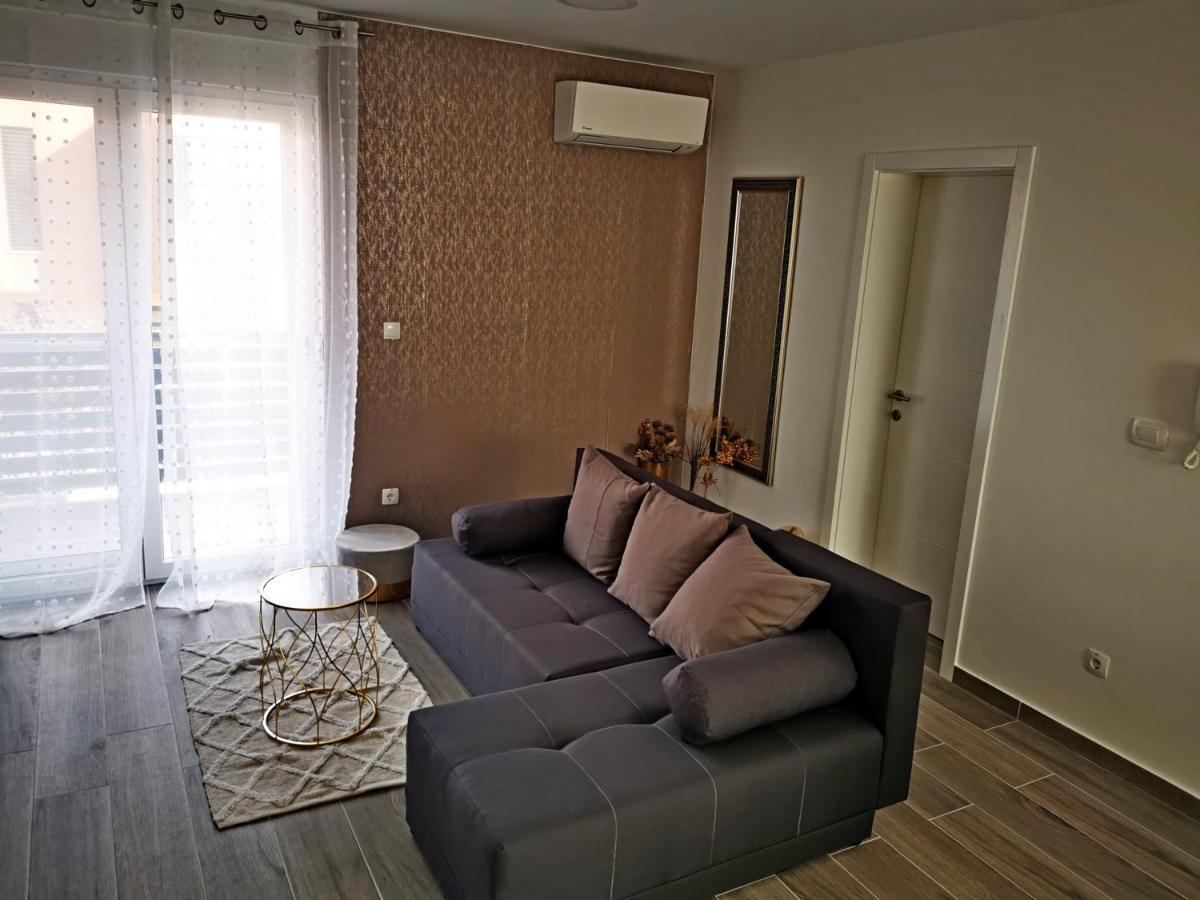 Golden - Self Check In Apartment Осиек Екстериор снимка